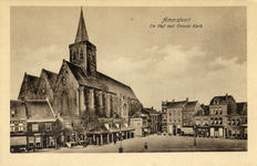 11666 Gezicht op de Hof, de St.-Joriskerk en de Boterwaag te Amersfoort uit het zuidwesten; met links de voorgevels van ...